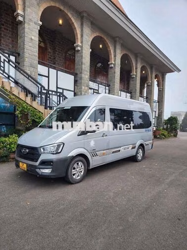 Hyundai Solati 2018 Bạc 16 chỗ