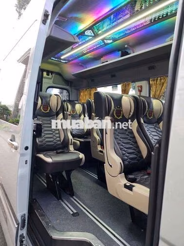 Hyundai Solati 2018 Bạc 16 chỗ