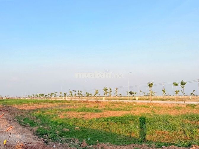 EM KHỔ QUÁ RỒI NÊN RA LÔ 90M2 *** MẶT TIỀN LỘ GIỚI 18M SHR