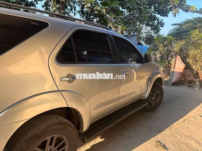 Toyota Fortuner 2016 Số sàn Ghế da Bạc