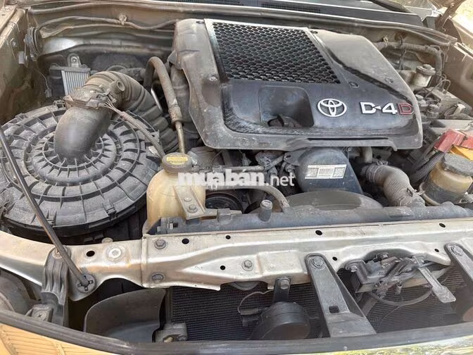 Toyota Fortuner 2016 Số sàn Ghế da Bạc