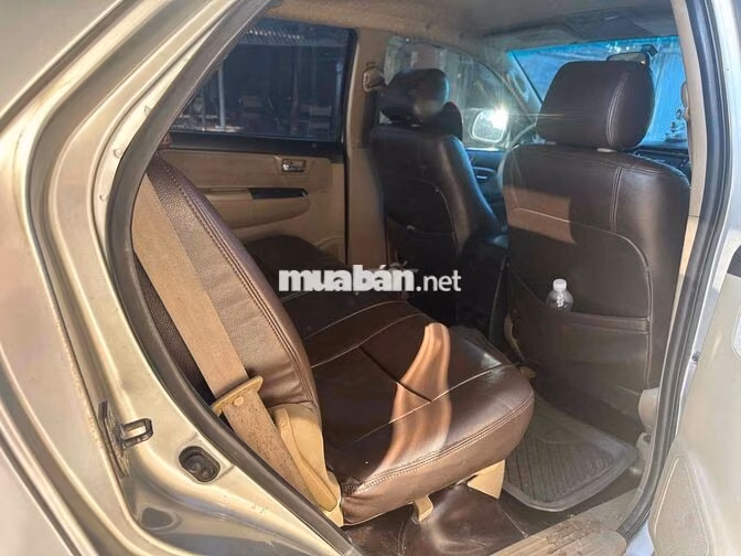 Toyota Fortuner 2016 Số sàn Ghế da Bạc
