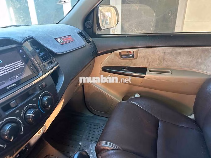 Toyota Fortuner 2016 Số sàn Ghế da Bạc