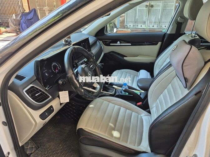 Kia Seltos 1.4 Premium 2020 Trắng nóc đen