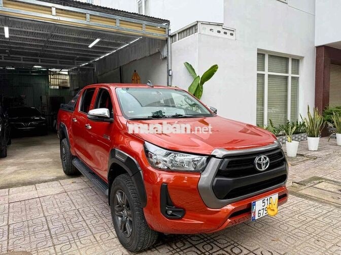 Toyota Hilux 2021 AT 4x2 Dầu Cam