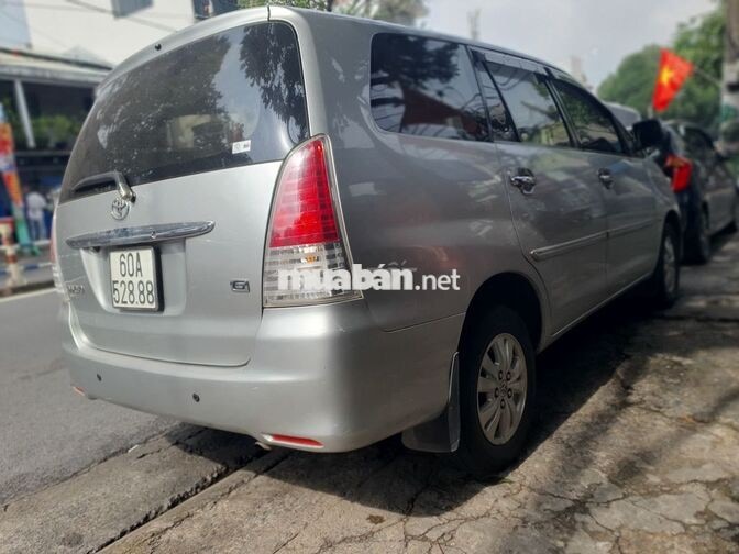 Toyota Innova 2.0G 2010 Bạc Ghế da