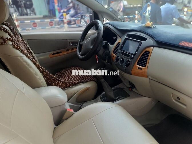 Toyota Innova 2.0G 2010 Bạc Ghế da