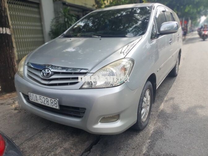Toyota Innova 2.0G 2010 Bạc Ghế da