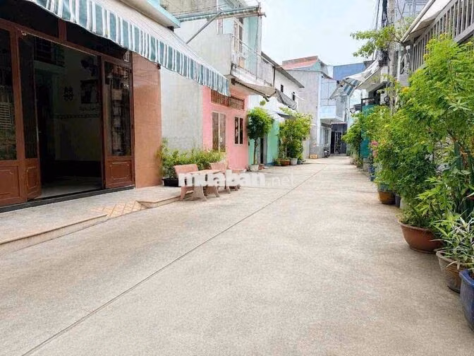 nhà cũ - tiện xây mới Cách Mạng tân phú - nhỉnh 6 tỷ