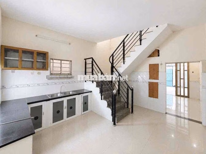 nhà cũ - tiện xây mới Cách Mạng tân phú - nhỉnh 6 tỷ