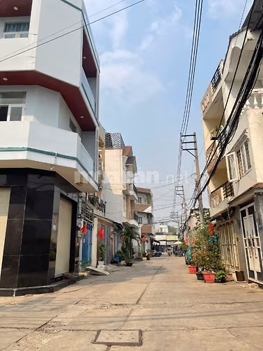 NHÀ MỚI HẺM XE HƠI TRƯƠNG PHƯỚC PHAN 4x20.1m TẶNG NỘI THẤT CAO CẤP