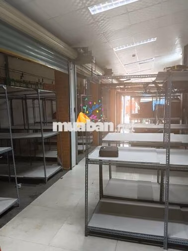 CHO THUÊ MẶT BẰNG  MẶT TIỀN - XE TẢI RA VÀO THOẢI MÁI