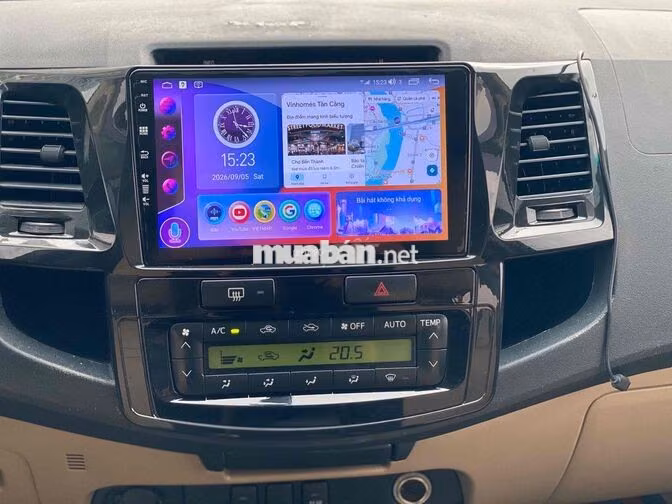 Toyota Fortuner 2.7V AT 2014 Bạc Tự động