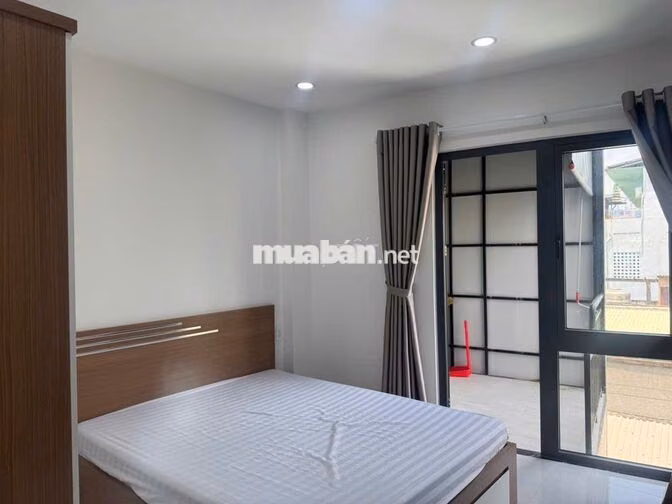 Chính Chủ cho thuê 1pn 30m2 - Ban công Thang máy Hẻm xe hơi tân nhà