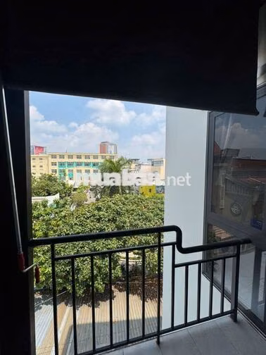 Chính Chủ cho thuê 1pn 30m2 - Ban công Thang máy Hẻm xe hơi tân nhà