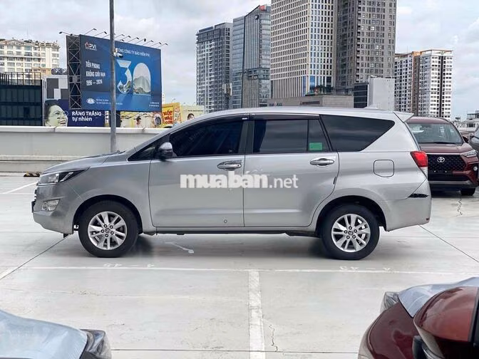 Toyota Innova 2.0G 2019 Bạc Tự động