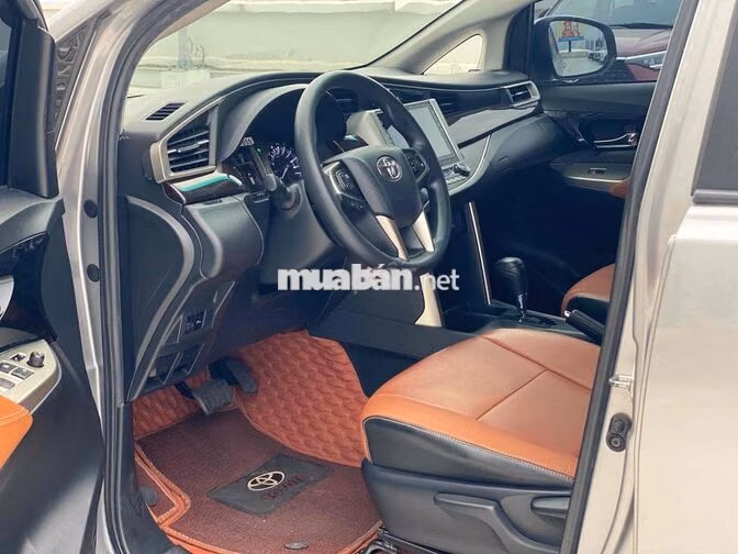 Toyota Innova 2.0G 2019 Bạc Tự động
