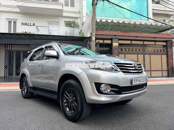 Toyota Fortuner 2.5G Số sàn 7 chỗ sản xuất 2016