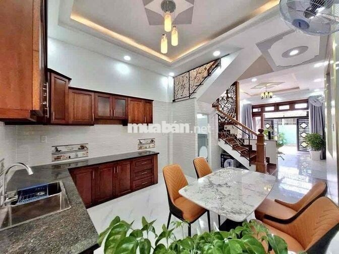 Cho Thuê Nhà Hẻm 1/ Ngắn Ngay Chợ DT 280m2 1Trệt 4Lầu 6Pn 4Wc Ban Công