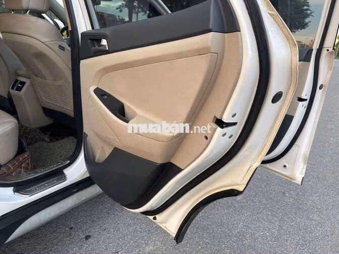 Hyundai Tucson 1.6 Turbo 2018 Trắng 10 vạn km