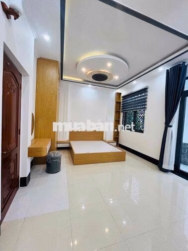 CHO THUÊ NHÀ TRỆT 2 LẦU MỚI ĐẸP CÓ NỘI THẤT KHU DÂN CƯ NAM LONG