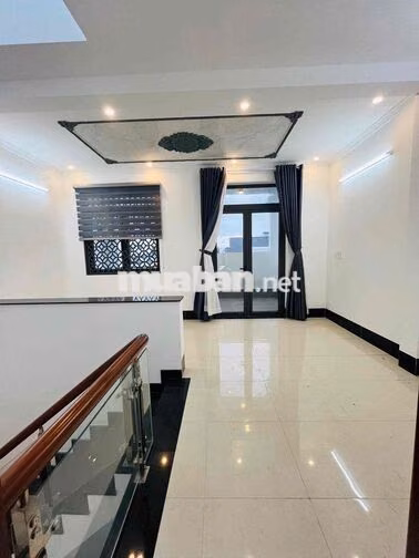 CHO THUÊ NHÀ TRỆT 2 LẦU MỚI ĐẸP CÓ NỘI THẤT KHU DÂN CƯ NAM LONG