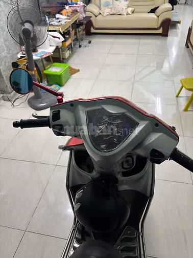 Bán xe Honda Vision 2013 màu đỏ