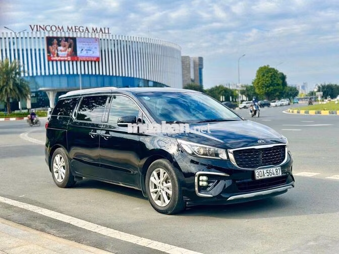 Kia Sedona 2018 Tiêu chuẩn màu Đen