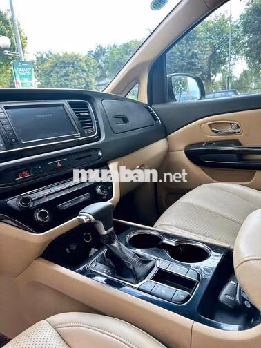 Kia Sedona 2018 Tiêu chuẩn màu Đen
