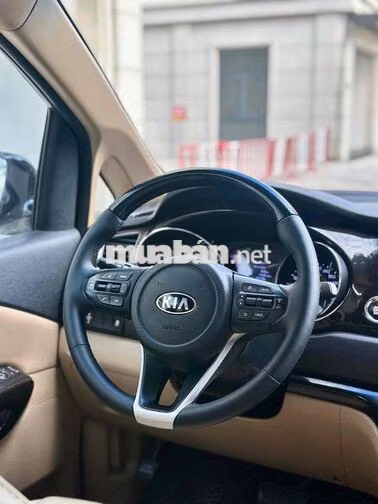 Kia Sedona 2018 Tiêu chuẩn màu Đen