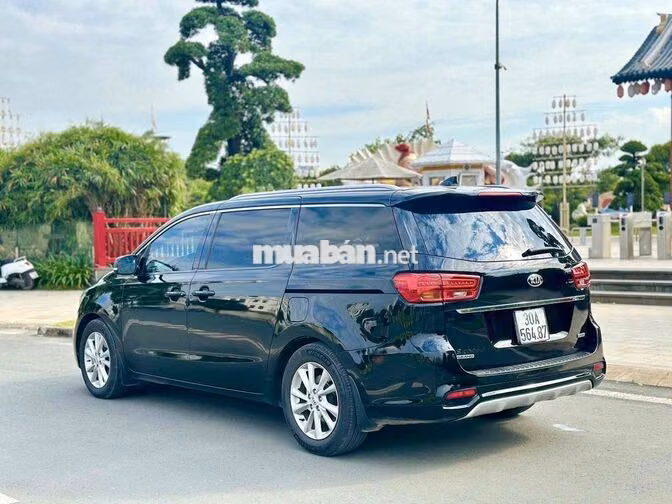 Kia Sedona 2018 Tiêu chuẩn màu Đen