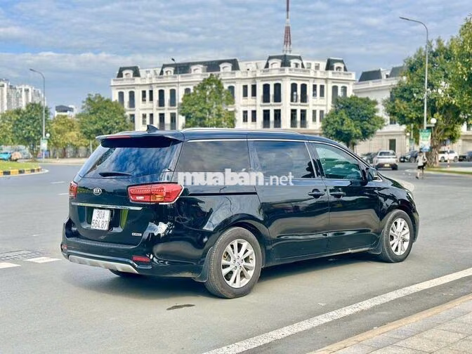 Kia Sedona 2018 Tiêu chuẩn màu Đen