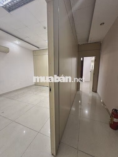 🏢 Cho Thuê Tòa Nhà MT Lê Văn Sỹ Phú Nhuận - Hầm Xe Rộng, Thang Máy Mới