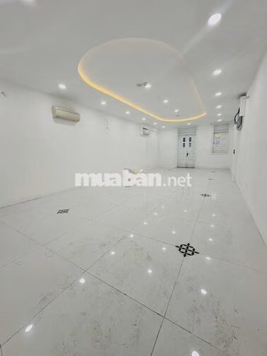 🏢 Cho Thuê Tòa Nhà MT Lê Văn Sỹ Phú Nhuận - Hầm Xe Rộng, Thang Máy Mới