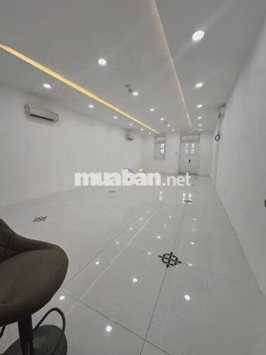🏢 Cho Thuê Tòa Nhà MT Lê Văn Sỹ Phú Nhuận - Hầm Xe Rộng, Thang Máy Mới