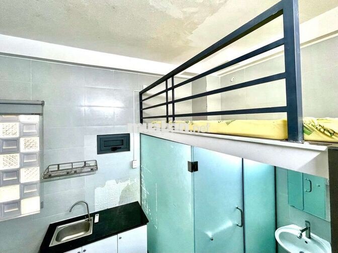 Phòng gác gần ĐH Bách Khoa, đủ nội thất, chỉ 5tr5, tầng 1. Trống sẵn