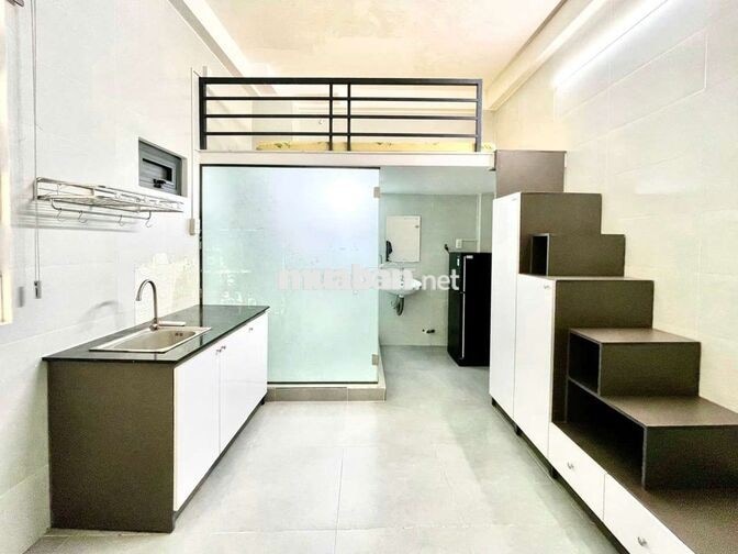 Phòng gác gần ĐH Bách Khoa, đủ nội thất, chỉ 5tr5, tầng 1. Trống sẵn