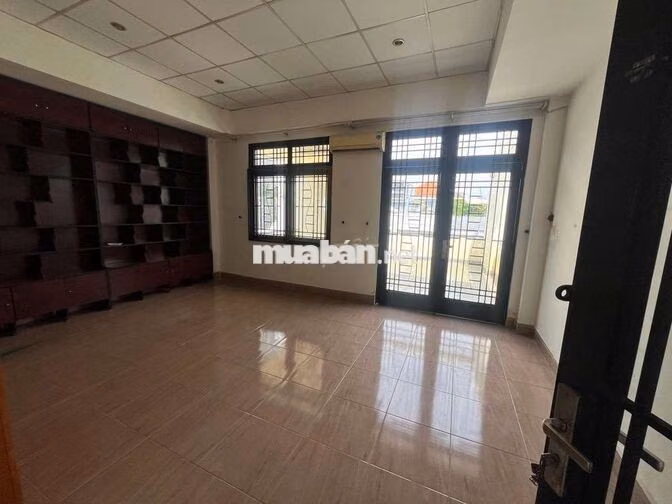 Cho thuê nhà nguyên căn mặt tiền đường số Tân Phong quận 7