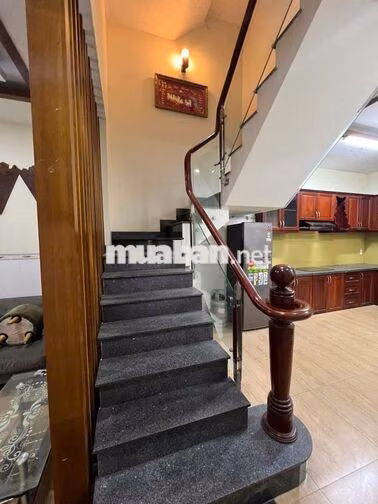 CHO THUÊ NHÀ TÂN SƠN NHÌ 4 x 15 M ĐÚC  1 trệt , 2 lầu có sân thượng
