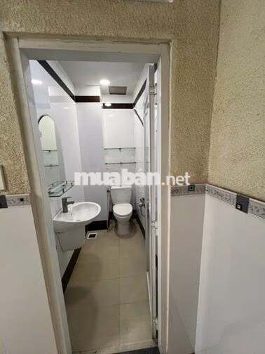 CHO THUÊ NHÀ TÂN SƠN NHÌ 4 x 15 M ĐÚC  1 trệt , 2 lầu có sân thượng