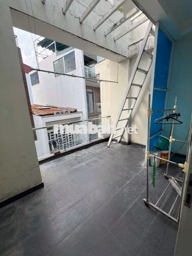 CHO THUÊ NHÀ TÂN SƠN NHÌ 4 x 15 M ĐÚC  1 trệt , 2 lầu có sân thượng