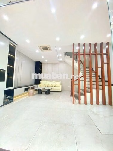 BÁN NHÀ PHỐ TỰU LIỆT, 40M2 4 TẦNG, Ô TÔ ĐỖ CỬA, VÀO NHÀ. HƠN 8 TỶ