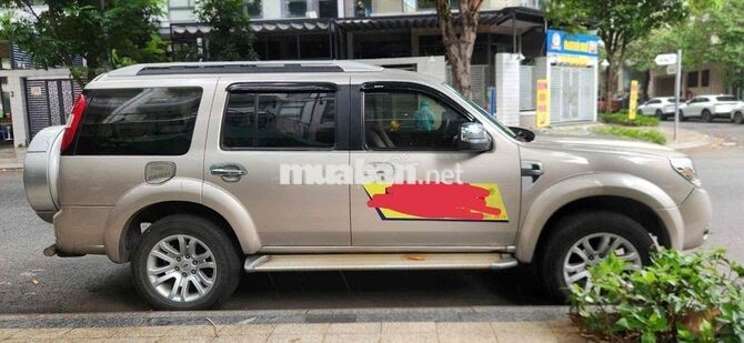 Ford Everest 2014 7 chỗ Ghi vàng