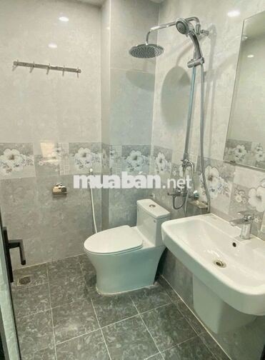 BÁN NHÀ PHỐ TỰU LIỆT, 40M2 4 TẦNG, Ô TÔ ĐỖ CỬA, VÀO NHÀ. HƠN 8 TỶ