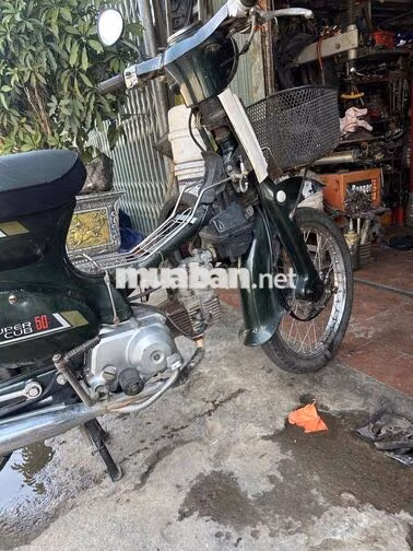 Honda Super Cub 50 Xanh rêu