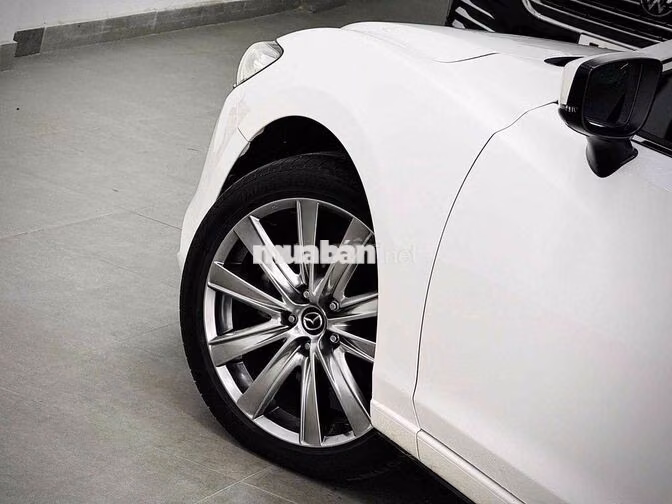 🚘 Mazda Mazda 6 2.5 Signature Premium 2023 Trắng