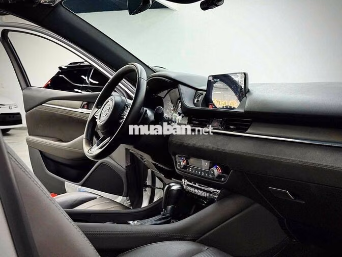🚘 Mazda Mazda 6 2.5 Signature Premium 2023 Trắng
