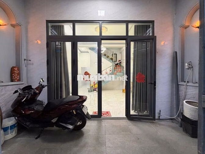 bán nhanh nhà  hẻm 5m Lạc Long quân, Tân Bình, 5x12, 2 tầng,giá 6.2 tỷ