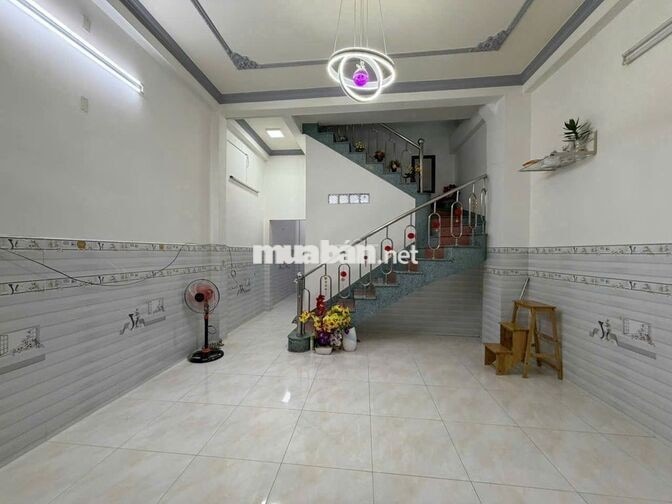 bán nhanh nhà  hẻm 5m Lạc Long quân, Tân Bình, 5x12, 2 tầng,giá 6.2 tỷ