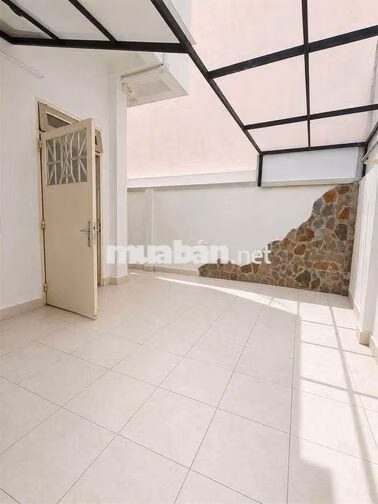 Cho thuê nhà đẹp mặt tiền đường số phường Tân Quy quận 7